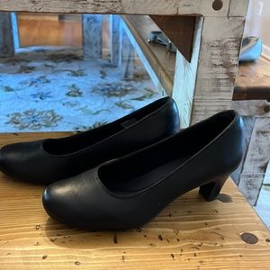 Rockport dress shoe.